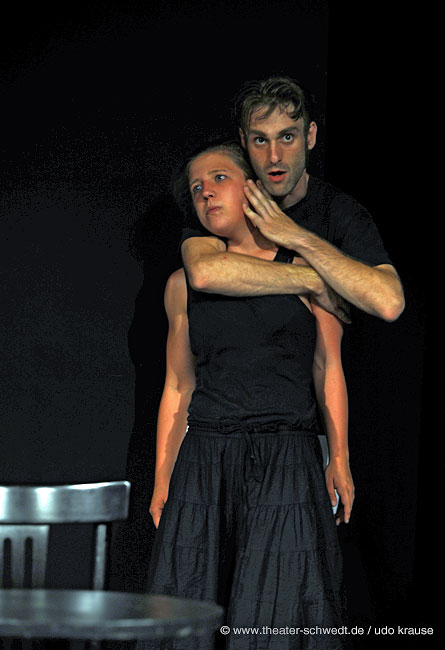 Daniil Charms: Szenen, Theaterschule f�r K�rper & Bildung Frankfurt (Oder)
 (Ein Klick auf das Bild bringt Sie auf die vorherige Seite)