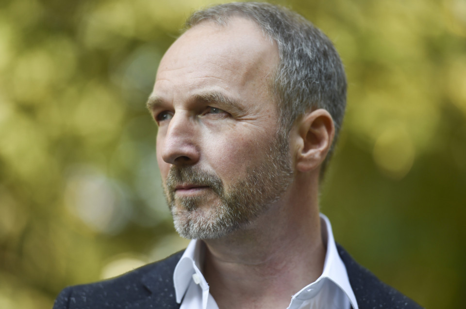 Stefan Schwarz: Umsonst Epilierte aller Länder, vereinigt Euch!