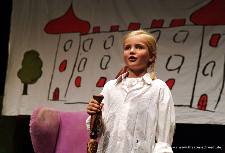 König Drosselbart - Kinderchor und Orchester der Uckermärkischen Musik- und Kunstschule Angermünde in Zusammenarbeit mit der Kl. 5 der Gustav-Bruhn-Oberschule Angermünde