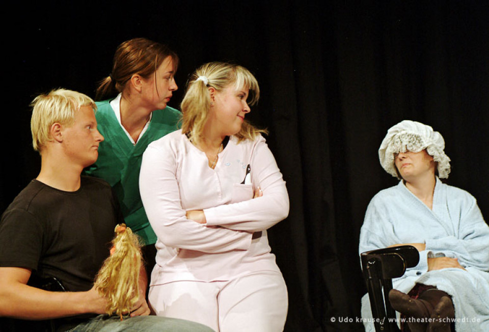 Arzt, Kurpfuscher oder doch ein Künstler? - Kurs Darstellendes Spiel Klasse 13, C.-F.-Gauß-Gymnasium Schwedt