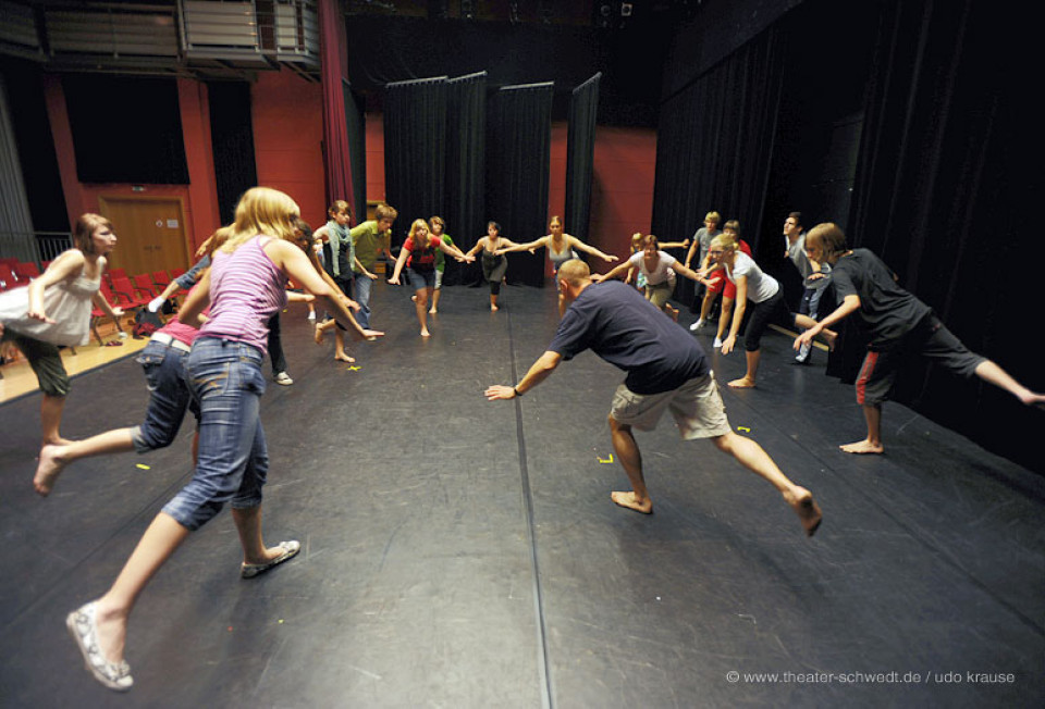 Werkstatt Improvisation mit Janusz Janiszewski, Schauspieler, Regisseur und Theaterpädagoge