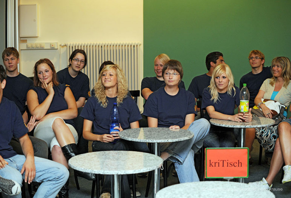KriTisch zum Nackten Wahlsinn, die gaußreißer, Kurs Darstellendes Spiel, Klasse 12, C.-F.-Gauß-Gymnasium Schwedt/Oder
