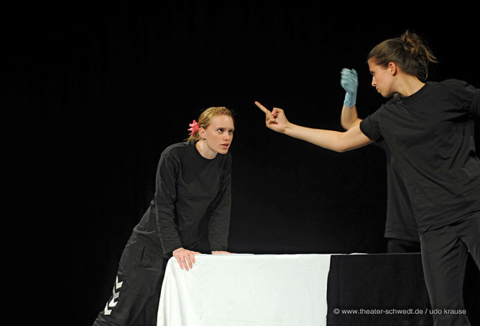 Tätowierung, Kurs Darstellendes Spiel, Klasse 12, Karl-Liebknecht-Gymnasium Frankfurt (Oder)