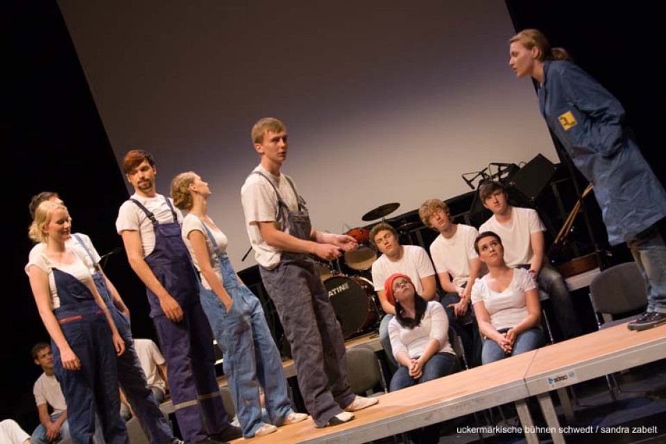 Alle Helden sterben viel zu früh / Theater an der Wendeschleife Cottbus