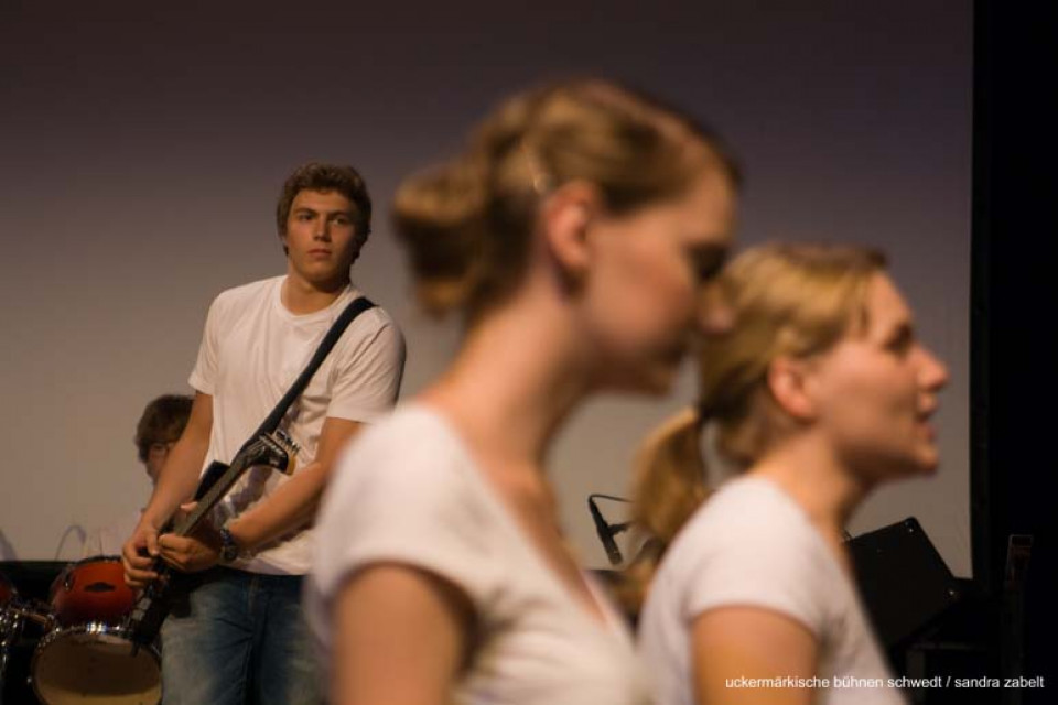 Alle Helden sterben viel zu früh / Theater an der Wendeschleife Cottbus