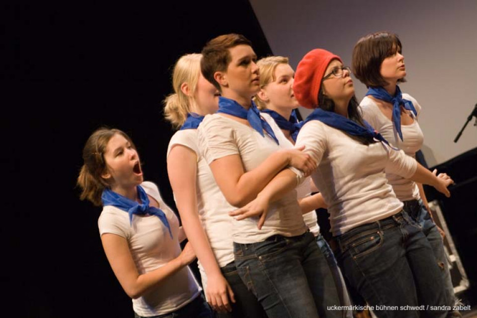 Alle Helden sterben viel zu früh / Theater an der Wendeschleife Cottbus