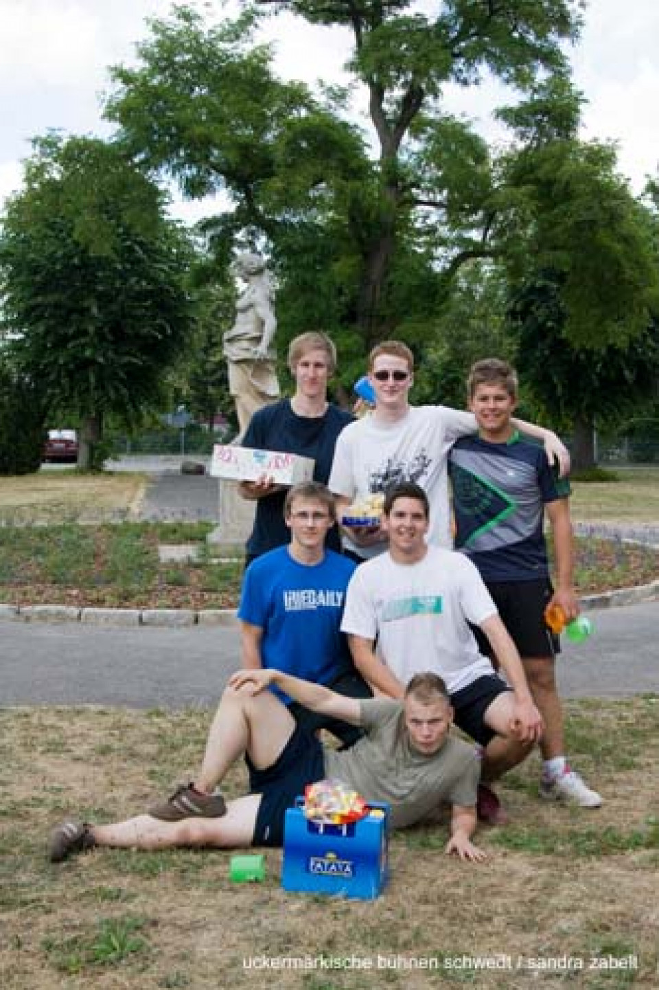 Schultheaterfestvolleyballturnier / die Siegermannschaft Vossi Bären reloaded