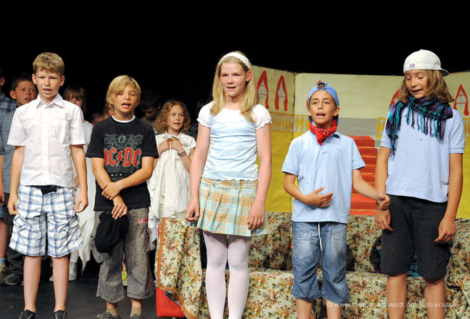 Das Gespenst von Canterville / Klasse 5 der Puschkin-Grundschule in Kooperation mit dem Orchester der UMKS Angermünde