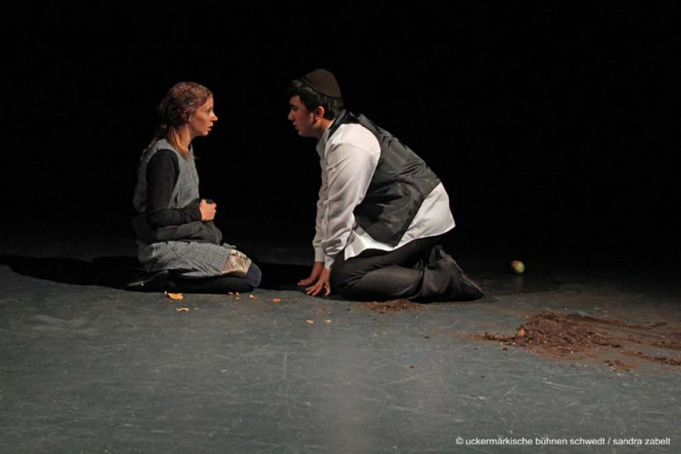 Duft / Teatr Kod, Debno