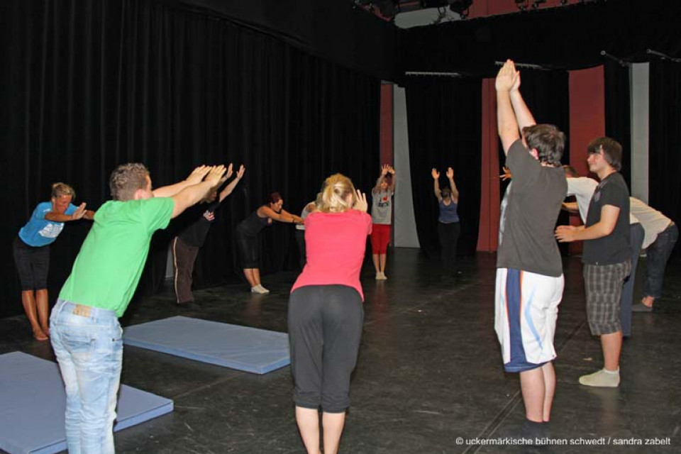 Werkstatt: Yoga für Anfänger mit Andreas Oehme (Lehrer für Darstellendes Spiel)
