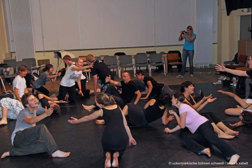 Werkstatt: Spielerische Improvisation mit Janusz Janiszewski (Theaterpädagoge und Regisseur)