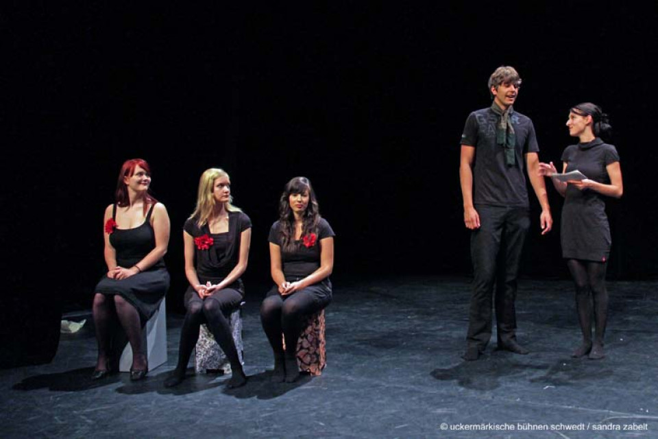 Milchwache Stadt / Kurs Darstellendes Spiel, Klasse 13, C.-F.-Gauß-Gymnasium Schwedt/Oder