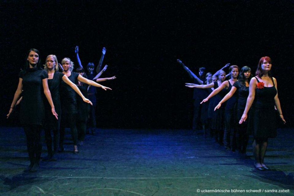 Milchwache Stadt / Kurs Darstellendes Spiel, Klasse 13, C.-F.-Gauß-Gymnasium Schwedt/Oder