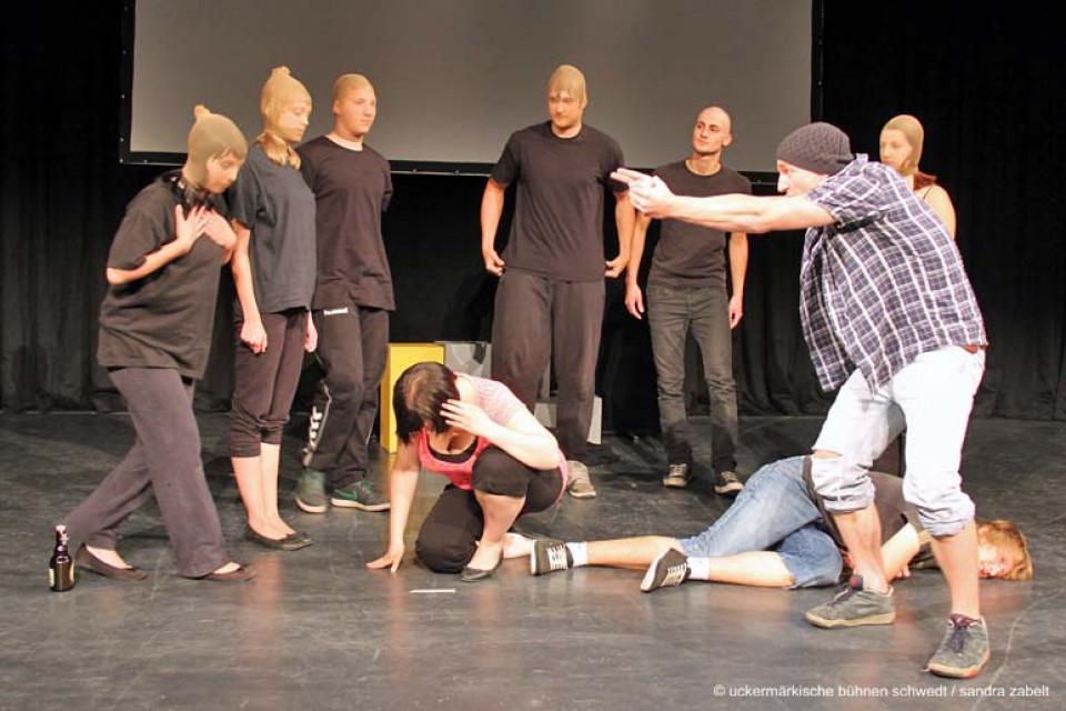 So fucking what / Kurs Darstellendes Spiel, 2. Semester, Bertolt-Brecht-Gymnasium Bad Freienwalde