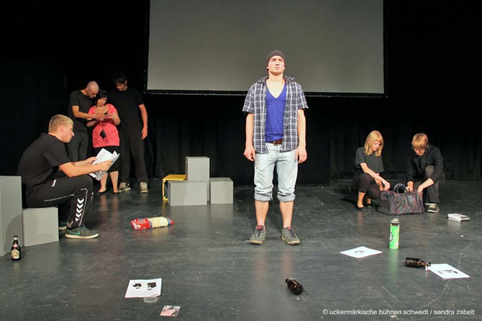 So fucking what / Kurs Darstellendes Spiel, 2. Semester, Bertolt-Brecht-Gymnasium Bad Freienwalde