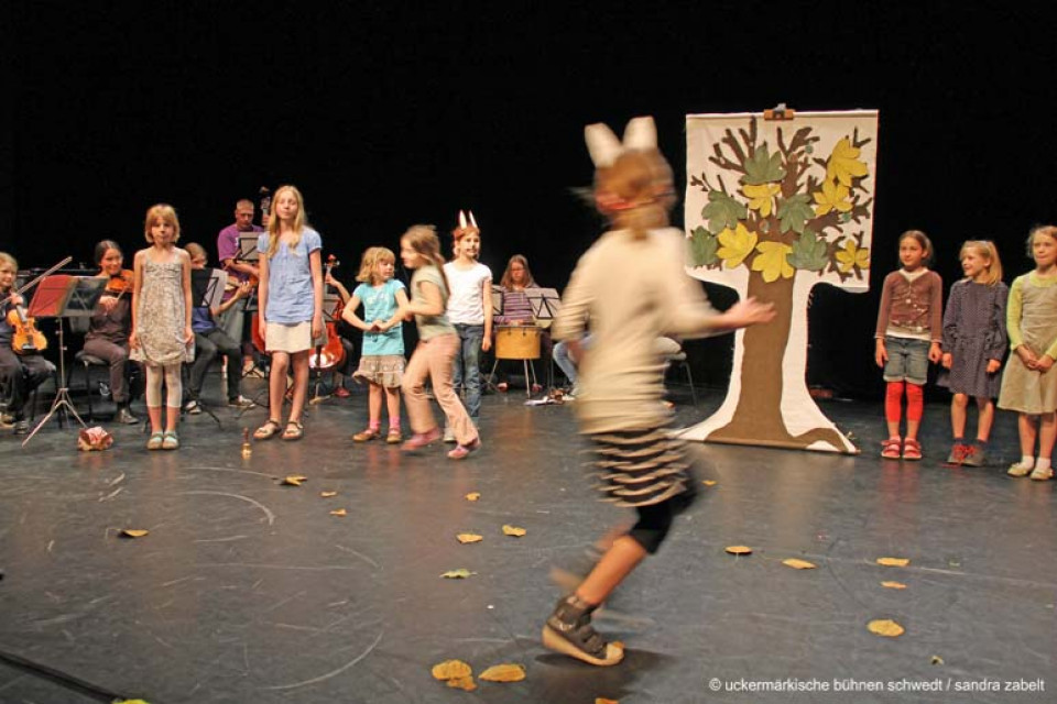 Der Hasenkalender / Kinderchor und Instrumentalensemble der Uckermärkischen Musik- und Kunstschule Angermünde