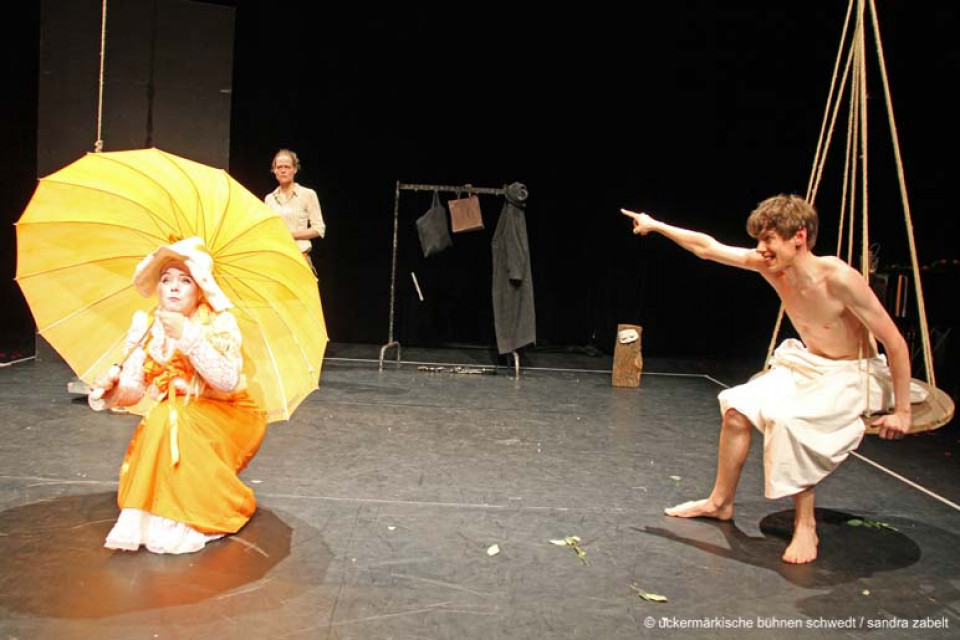 Koma / Theaterschule für Körper & Bildung und Theater Frankfurt (Oder)