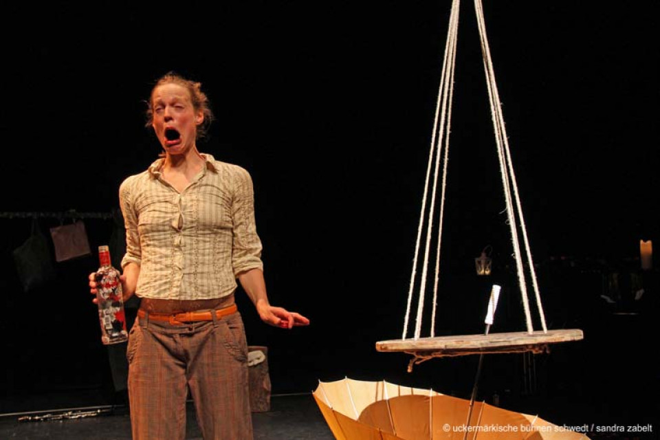 Koma / Theaterschule für Körper & Bildung und Theater Frankfurt (Oder)