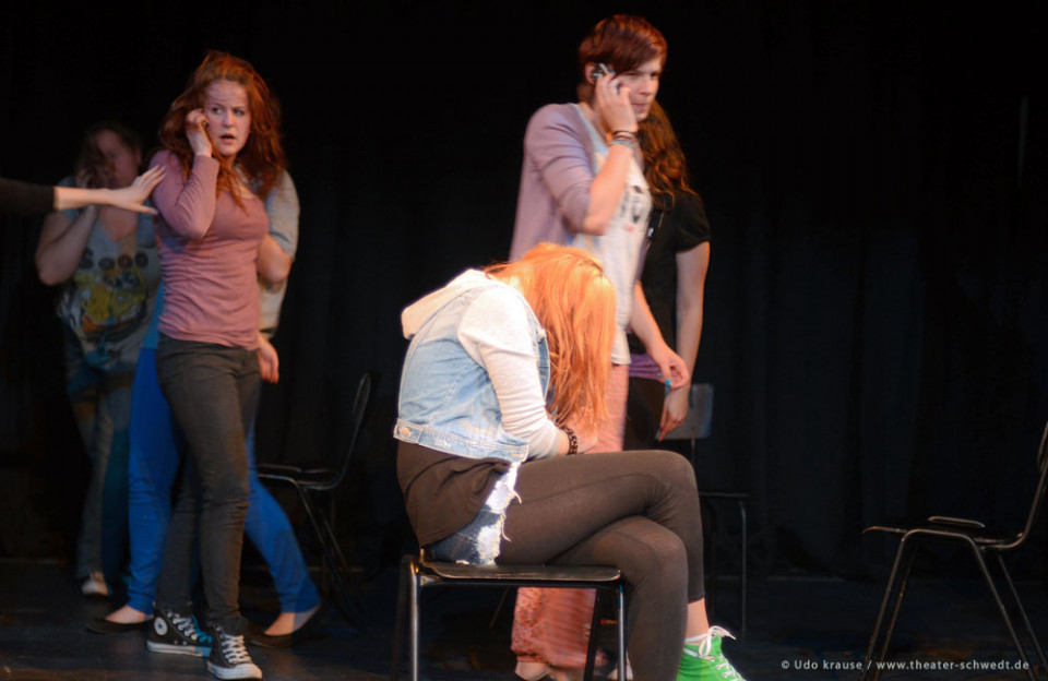 Die Verrückten (Wariatki) - Teatr UHURU, Kulturhaus Gryfino