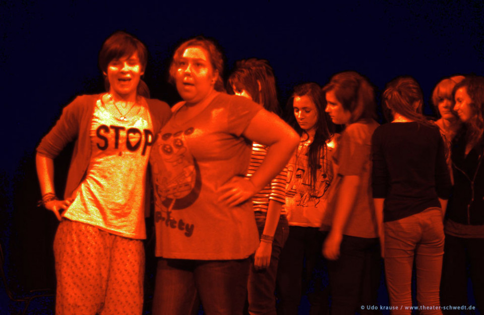 Die Verrückten (Wariatki) - Teatr UHURU, Kulturhaus Gryfino