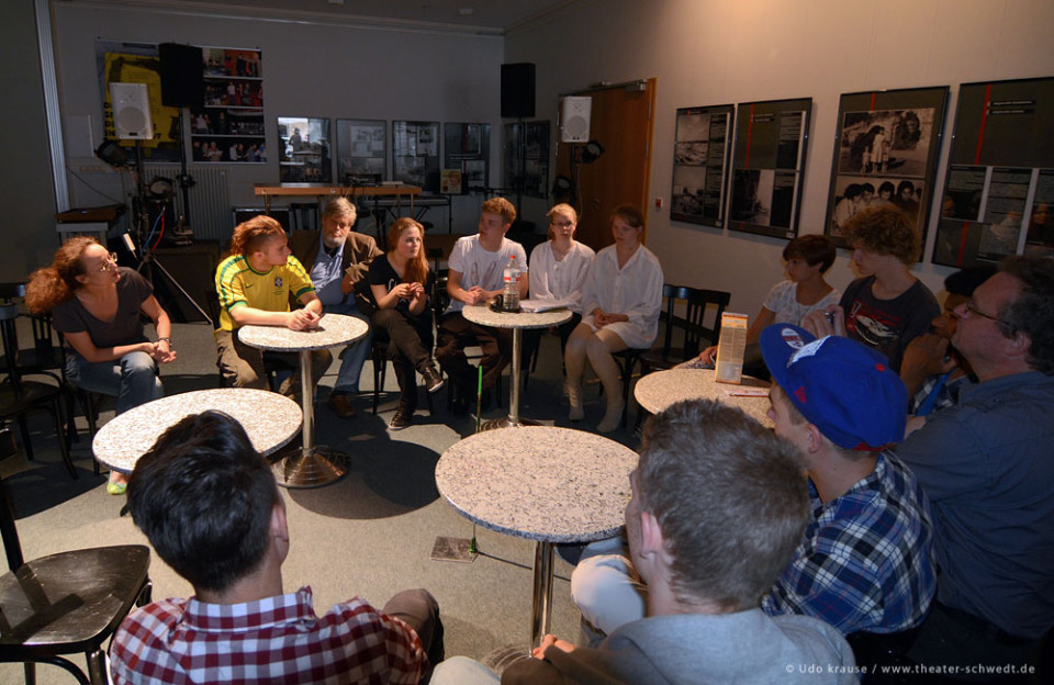 KriTisch zur Vorstellung Nix zu lachen - Theater-AG des Leonardo da Vinci Campus Nauen