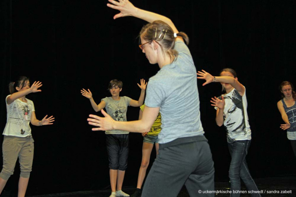 Werkstatt: Pantomime - Leitung: Selina Senti (Pantomimin)