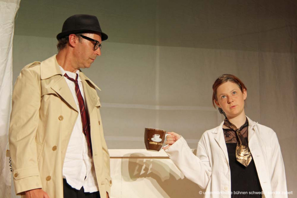 Praxis Dr. Deiwel, was kann ich für Sie tun? - Theater Stolperdraht, Kinder- und Jugendtheater in Schwedt e. V.