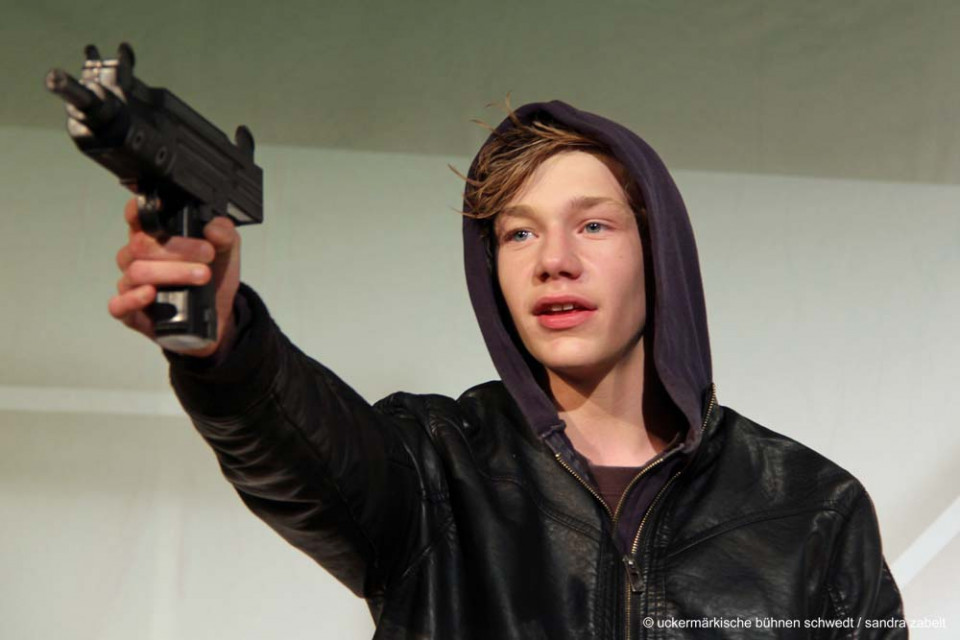 Praxis Dr. Deiwel, was kann ich für Sie tun? - Theater Stolperdraht, Kinder- und Jugendtheater in Schwedt e. V.