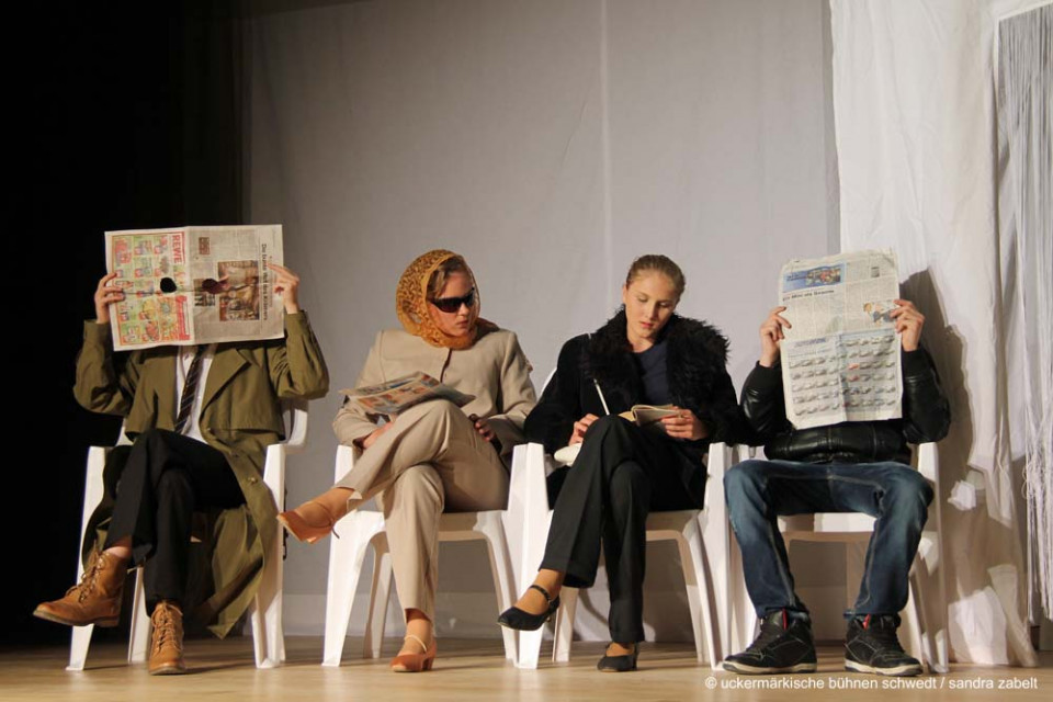 Praxis Dr. Deiwel, was kann ich für Sie tun? - Theater Stolperdraht, Kinder- und Jugendtheater in Schwedt e. V.