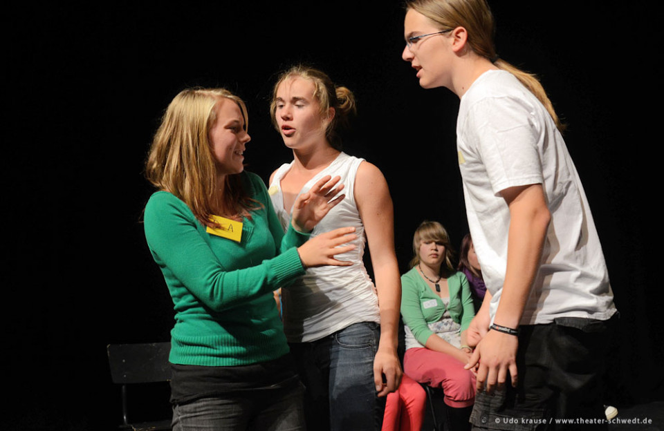 What's behind that curtain? - Kurs DS, Oberschule der Aktiven Naturschule Prenzlau