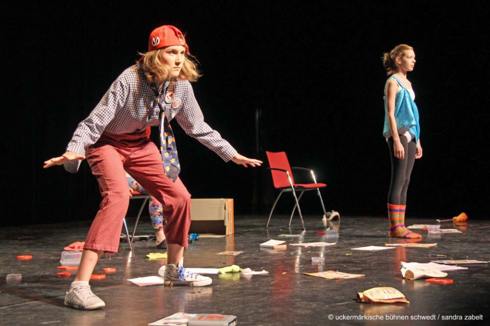 Mr. Pilks Irrenhaus - Nachwuchsjugendgruppe des Kinder- und Jugendtheaters Stolperdraht Schwedt e. V.