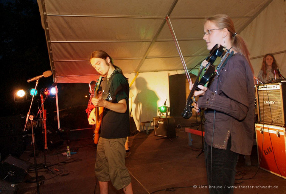 Konzert mit Huckepack, Vagabunt und Strings of Sofia