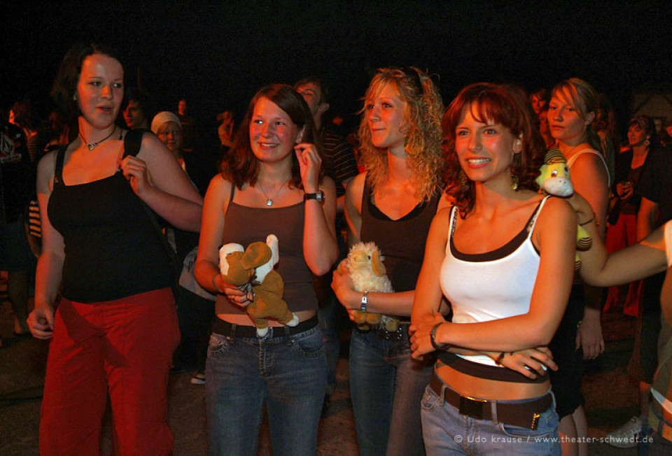 Konzert mit Huckepack, Vagabunt und Strings of Sofia