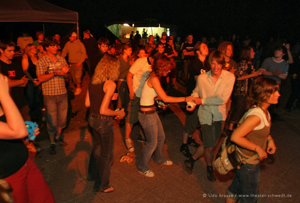 Konzert mit Huckepack, Vagabunt und Strings of Sofia