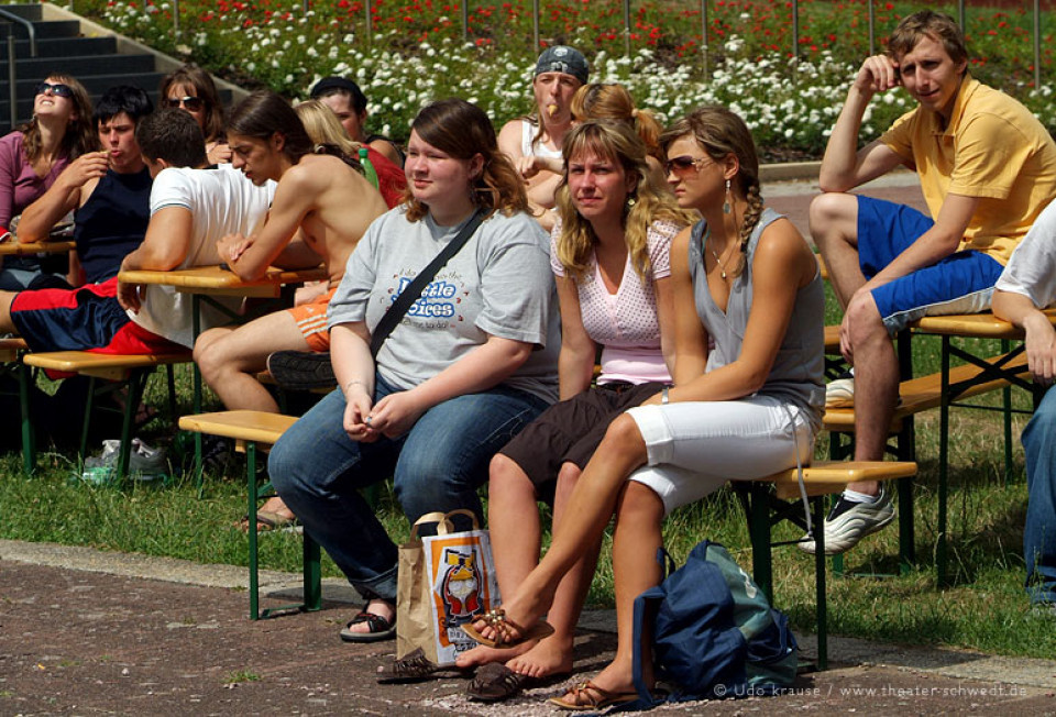 Zuschauer beim Schultheaterfestvolleyballturnier