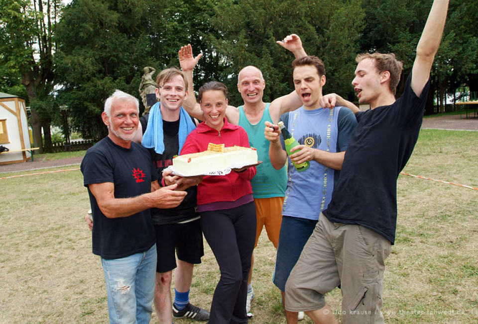 Die Siegermannschaft Vatos Locos nach dem Schultheaterfestvolleyballturnier