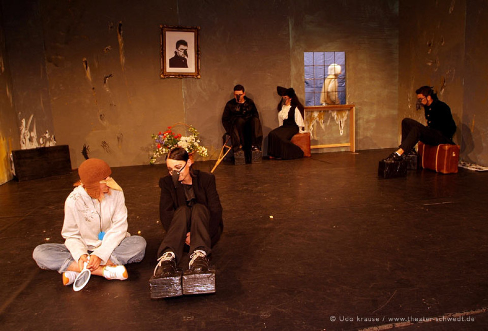 Unter Vögeln / Theaterprojekt Leerstelle des EJF Schwedt