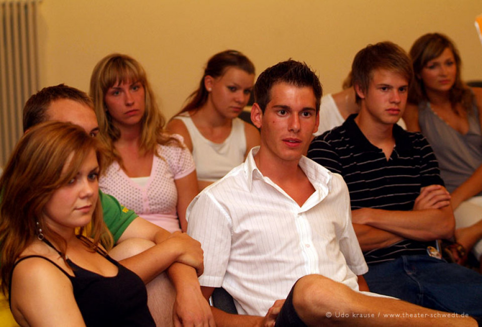 KriTisch nach der Vorstellung Ein Sommernachtstraum / DS-Kurs Ruoanet's Runaways Kl. 12, Ruoanet-Gymnasium Beeskow