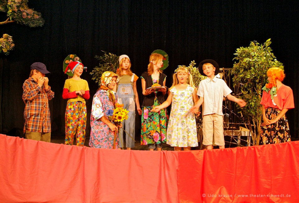 Großmutter hat Geburtstag / Schmöllner Theaterkids, Kl. 4, Kleine Grundschule Schmölln