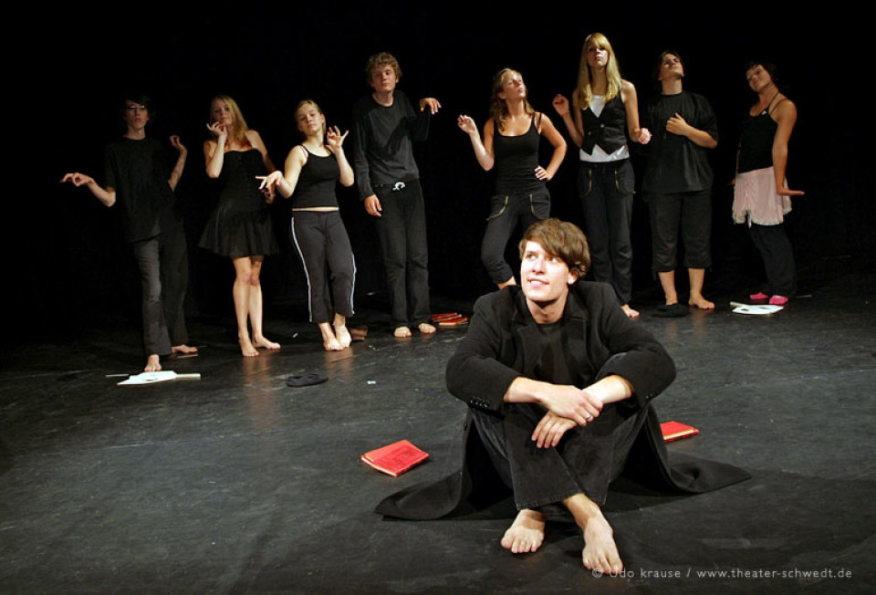 Leonce und Lena / Theater in der Senke des Karl-Liebknecht-Gymnasiums Frankfurt (Oder)