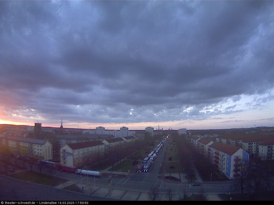 LKW-Rückstau auf der Lindenallee (hinzugefügt von PeGro am 16.03.2020)