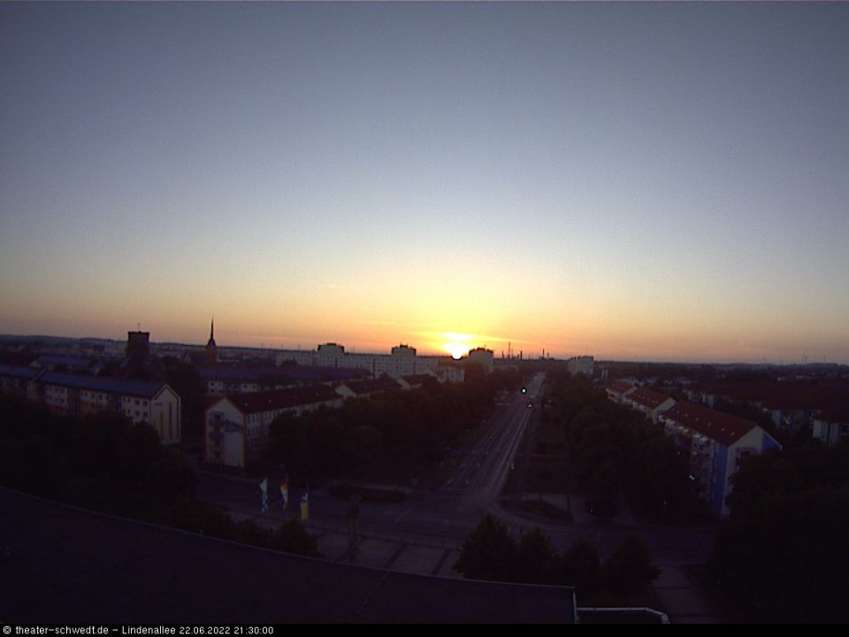 Gestern war der längste Tag. Auch heute noch: Sonnenuntergang 21:33 Uhr (hinzugefügt von Schwedter am 22.06.2022)
