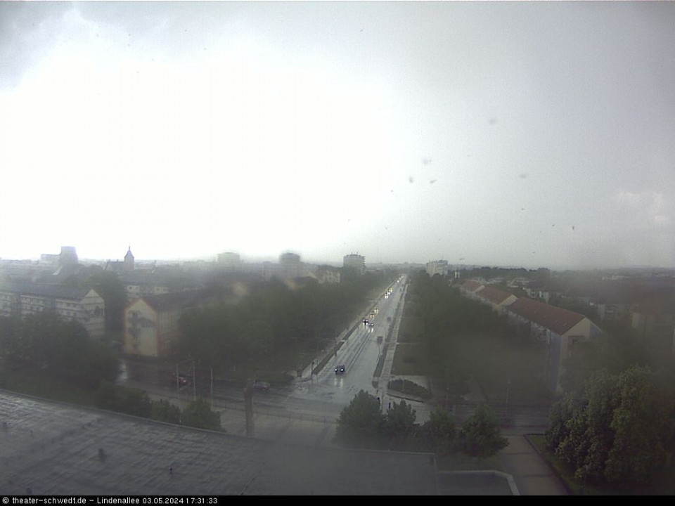 Gewitter über der Stadt (hinzugefügt von ManuSDT am 03.05.2024)