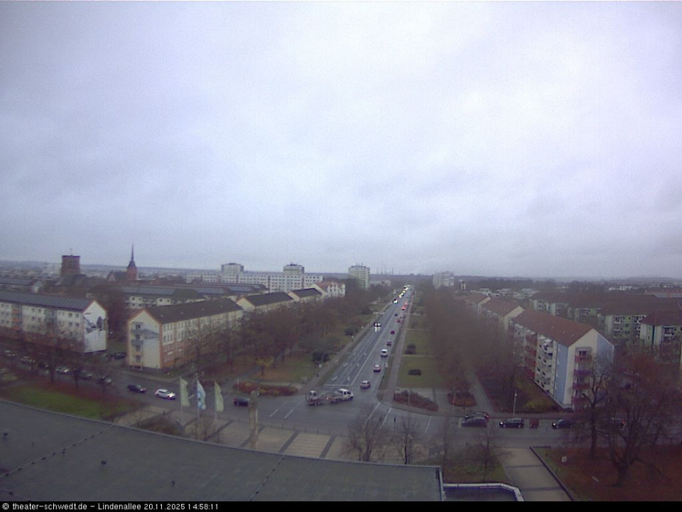 Ein grauer Atemzug der Stadt - Wo die Zeit verweilt, aber die Jugend weiterzieht. (hinzugefügt von Jonas am 20.11.2025)