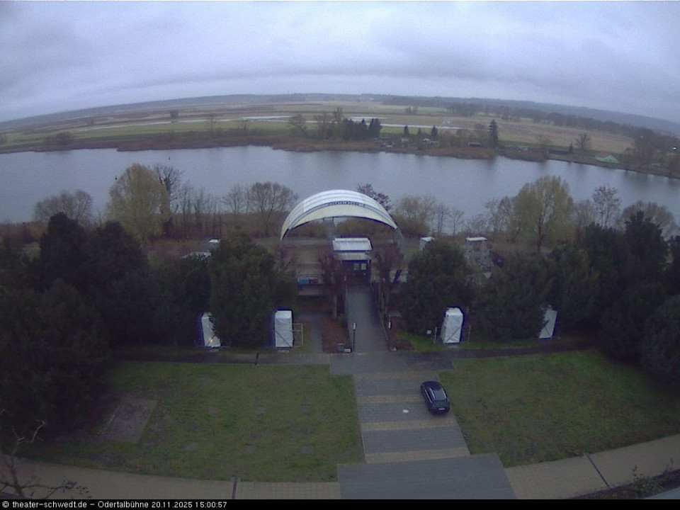 Vom Bühnenrand zum Weitenland - Die Natur spricht leiser, aber wärmer als die Stadt. (hinzugefügt von Jonas am 20.11.2025)