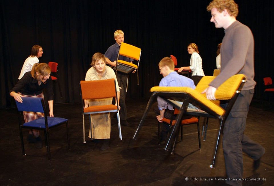 Rettet die Kinder! / Ein Theaterprojekt 