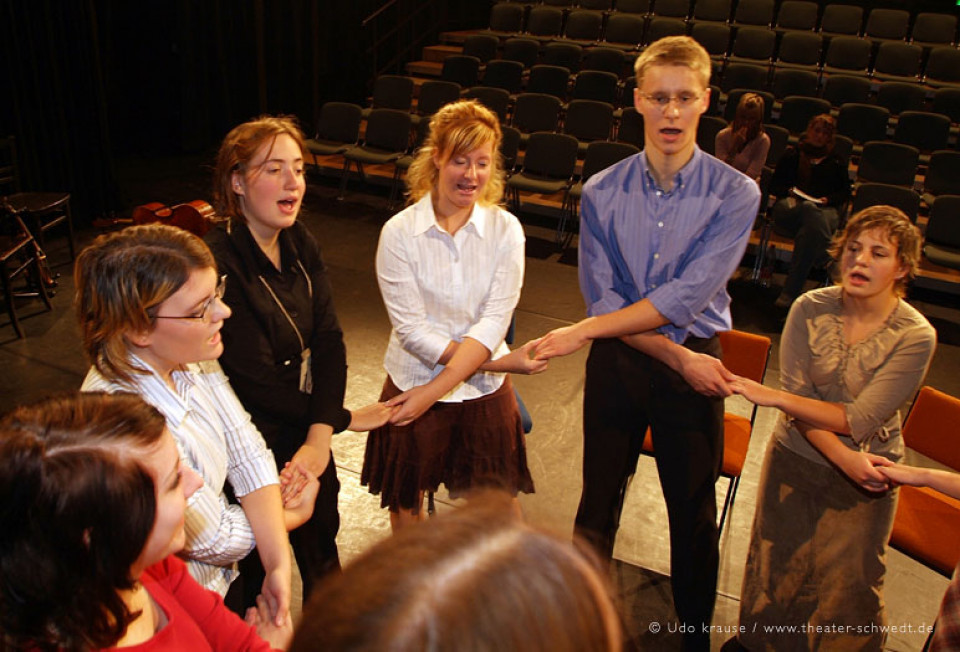 Rettet die Kinder! / Ein Theaterprojekt 