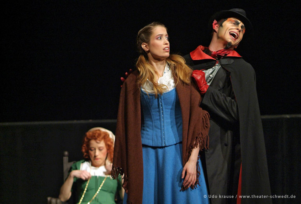 Faust I, Der Nachbarin Haus - K. Otten (Marthe), N. Panjas (Gretchen), St. von Soden (Mephistopheles II)